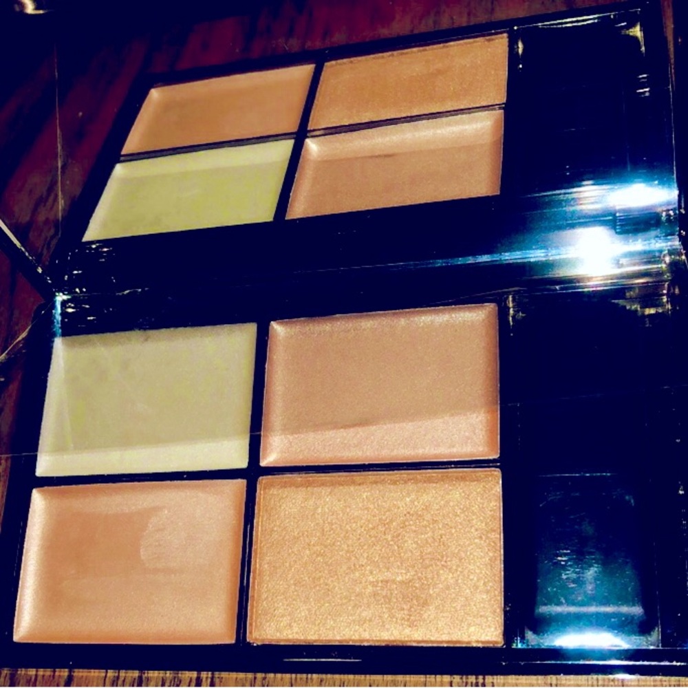 ♨️3/25♨️ SLEEK MakeUp Highlighter Palette with Brush🔓